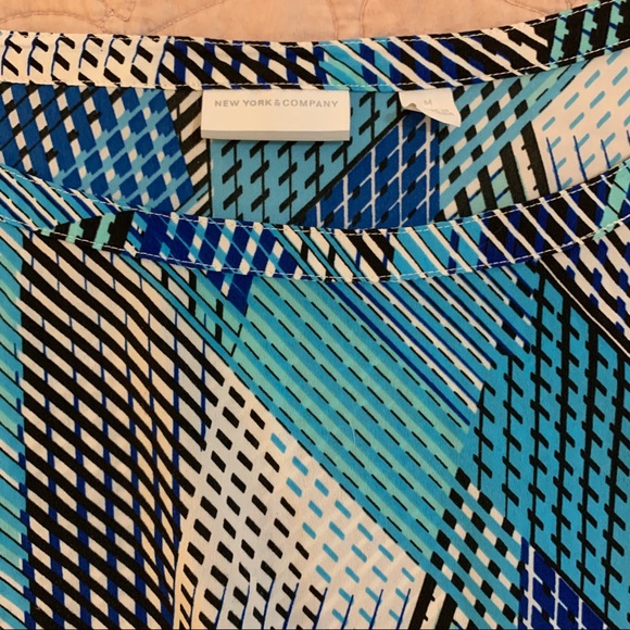 NY & Co | Blue Geometric Print Side-tie Blouse - Picture 3 of 4